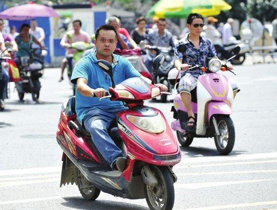 江蘇：@淮陰人，下(xià)月起騎電動車(chē)務必做到四點！