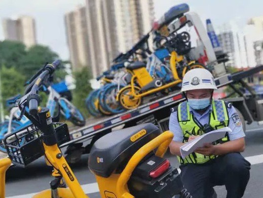 廣西：南(nán)甯交警城管整治共享電動車(chē)亂象